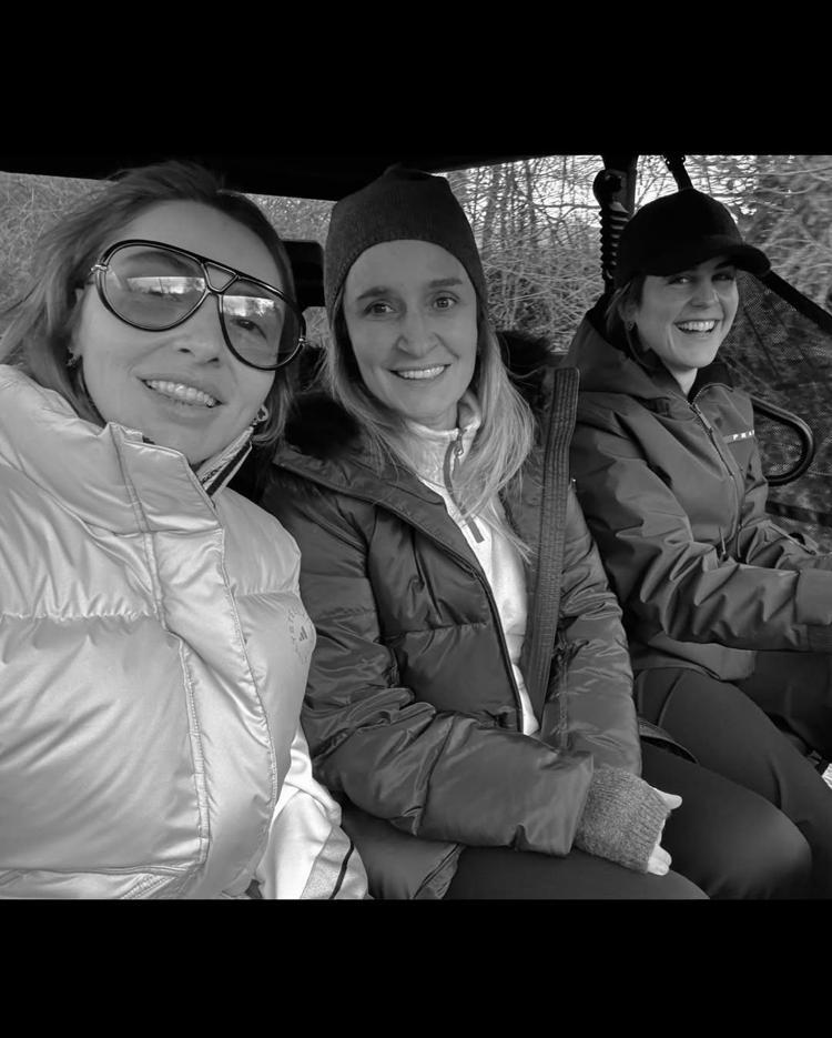 Hadiseden makyajsız poz Takipçileri ikiye bölündü