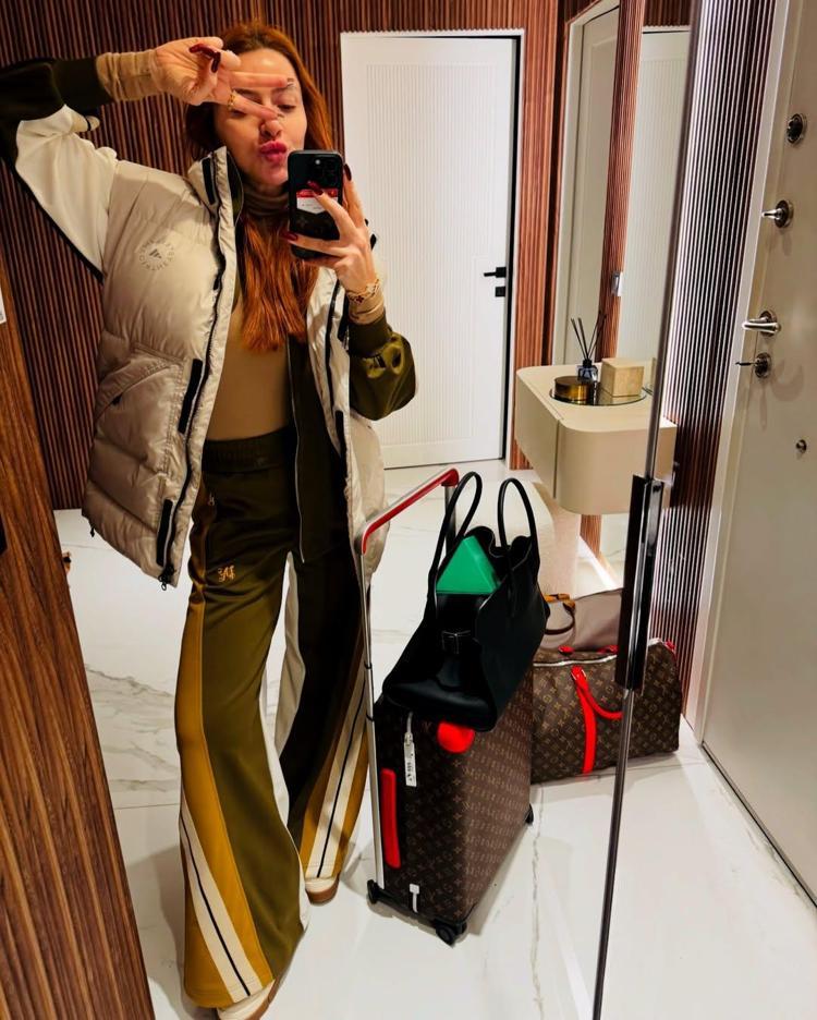 Hadiseden makyajsız poz Takipçileri ikiye bölündü