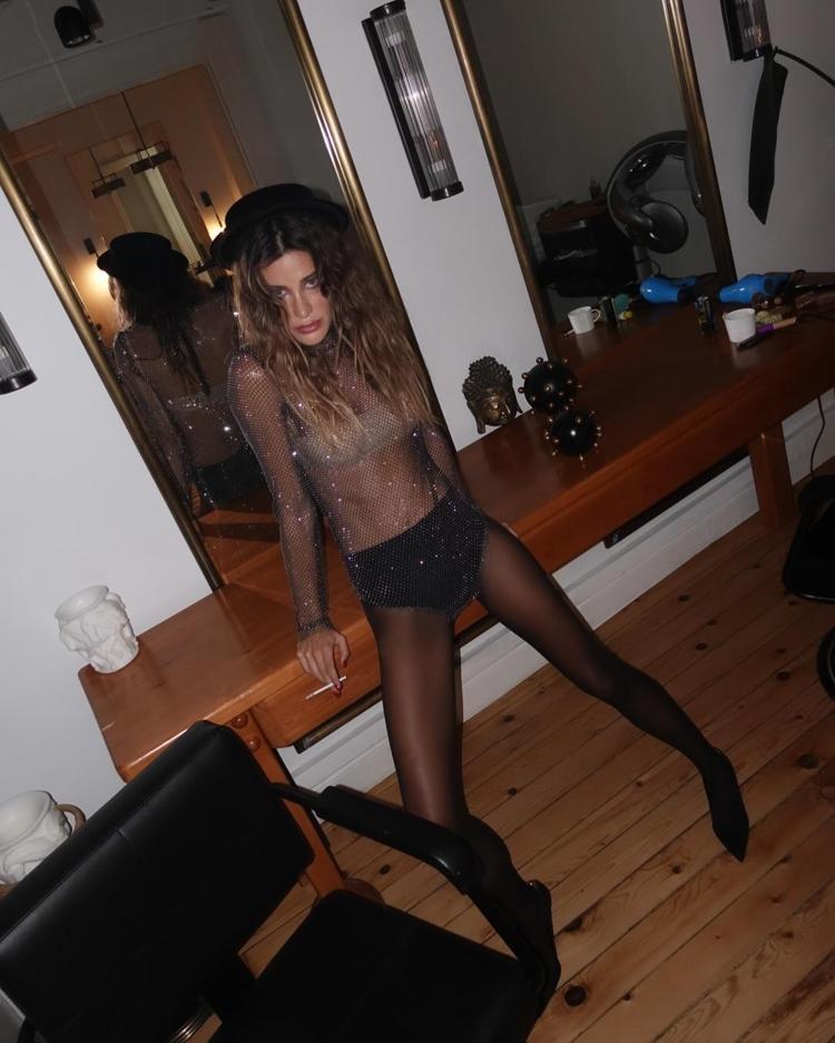 Berrak Tüzünataç dobra dobra konuştu Eski sevgililerimi yakmak istemiyorum