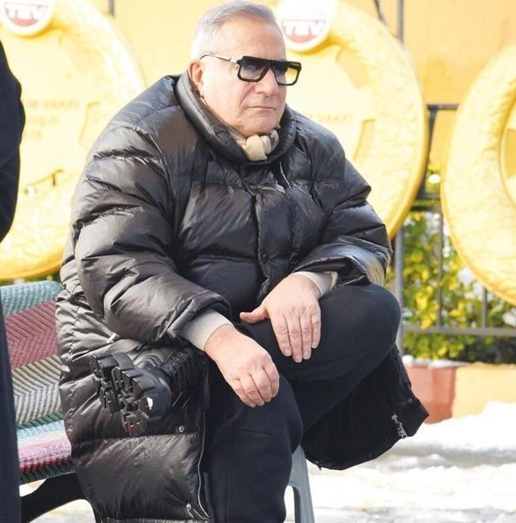 Anneye en acı veda Mehmet Ali Erbil, eski kayınvalidesinin cenazesine katıldı