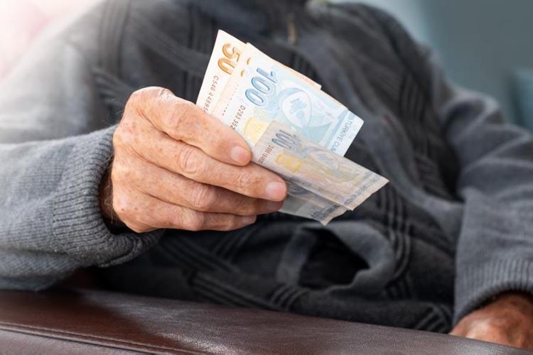 Emekli promosyonu 40 bin lira olur mu Emekli maaşı alanlar için kritik uyarı: Anlaşma yapmadan önce bu tarihe dikkat...