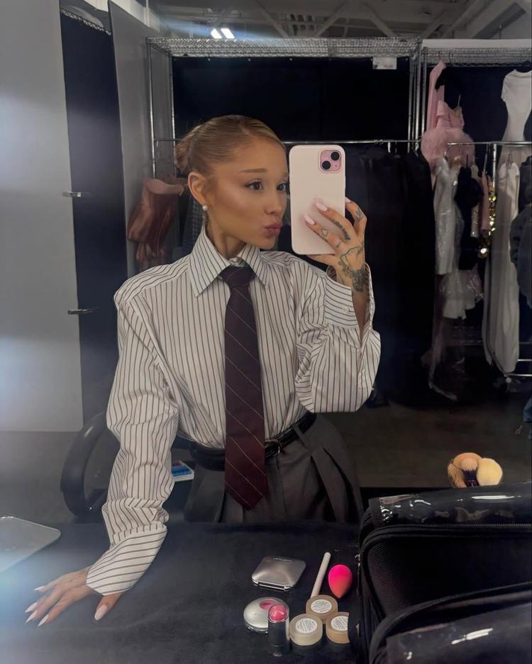 Ariana Grandenin sevenleri endişeli Durmak nedir bilmiyor