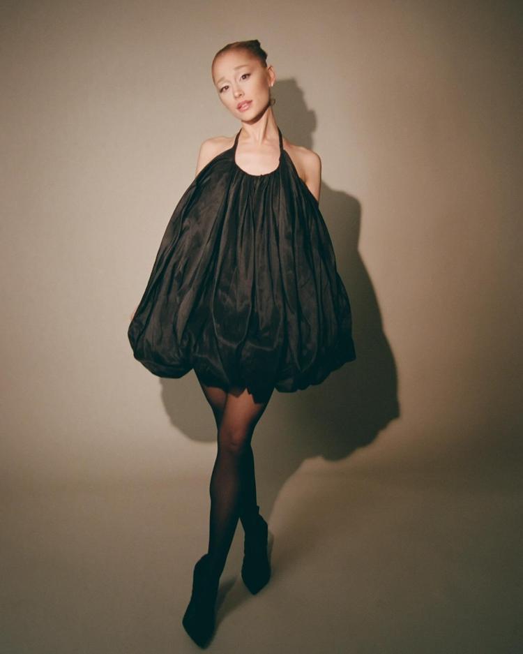 Ariana Grandenin sevenleri endişeli Durmak nedir bilmiyor