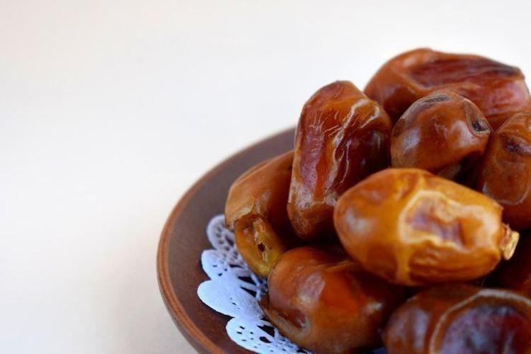 RAMAZANDA SAĞLIKLI KİLO VERMEK İÇİN HURMA YİYİN