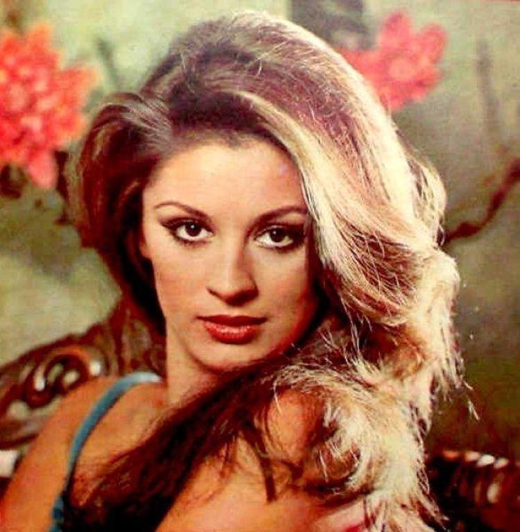 Genç kızlara taş çıkaran Gülşen Bubikoğlu güzelliğiyle sosyal medyaya damgasını vurdu