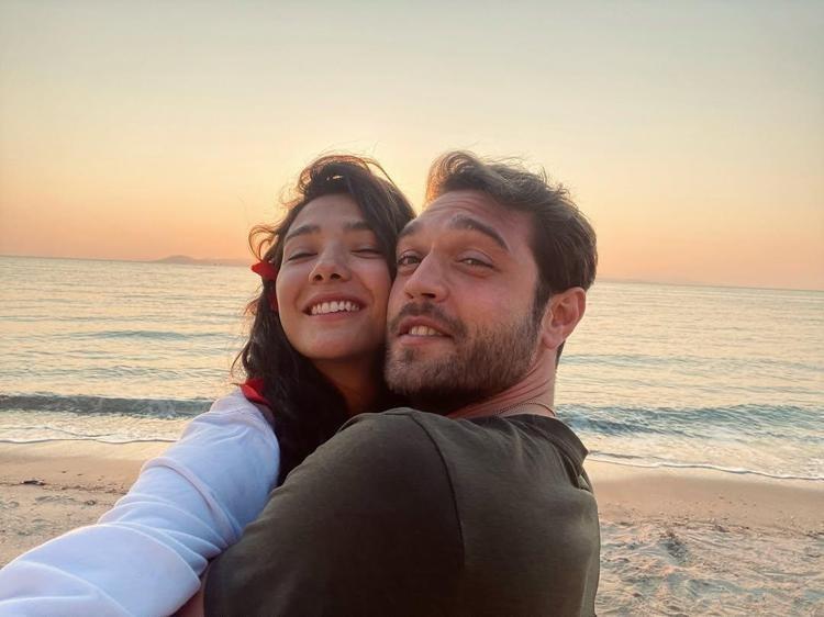 Aybüke Pusat’a sevgilisi Furkan Andıç’tan teknede doğum günü sürprizi