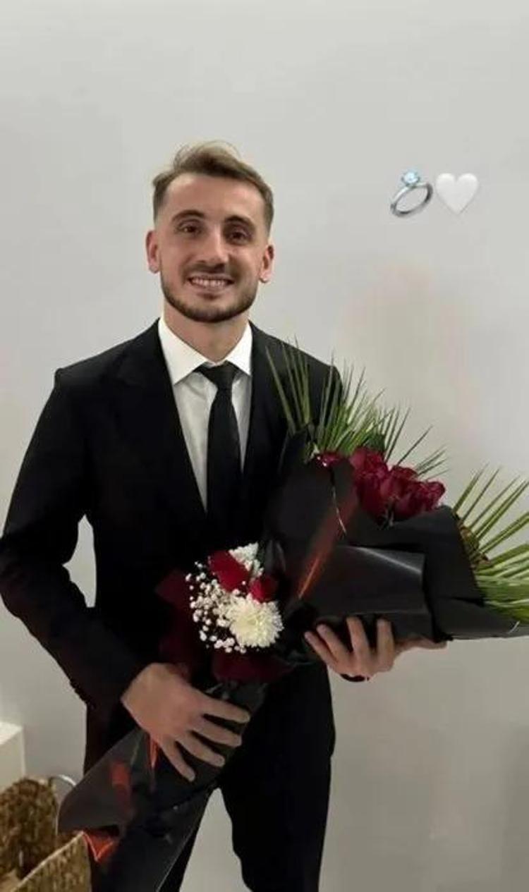 Kerem Aktürkoğluna nişanlısı Ceren Azak’tan romantik jest