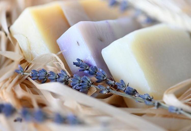 Egzama, sedef ve mantarın kökünü kazıyor Ciltteki yaraları iyileştiriyor, sebum dengesi sağlıyor Tek gecede 10 yaş gençleştiren bakım