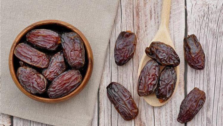 Ramazanın gözdesi tezgahta yerini aldı Kilosu 50 ila 600 TL arasında değişiyor: En kalitelisi kendini iç renginden ele veriyor