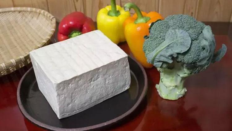 YÜKSEK PROTEİNLİ BESLENME, VEGANLAR İÇİN NASIL BİR SEÇENEK OLABİLİR