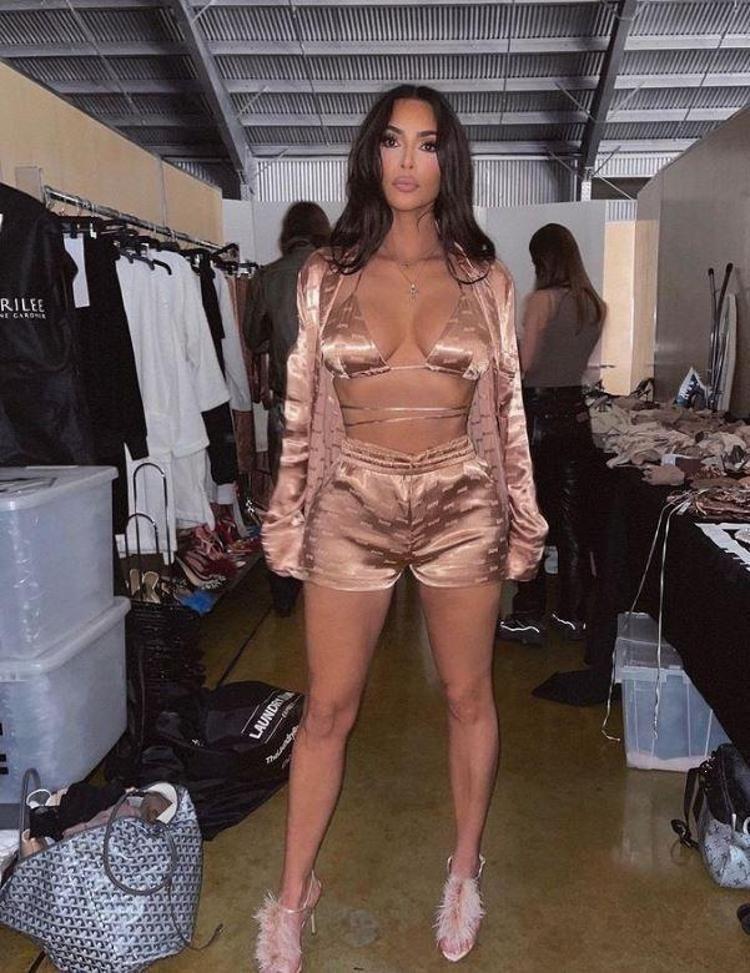 15 yaşındaki oğlunun baba olduğu iddia edilmişti Kourtney Kardashiandan açıklama geldi