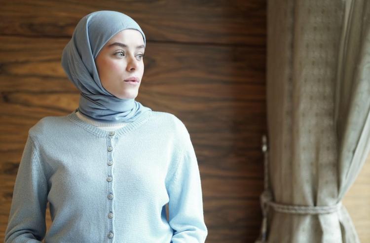 Derya Bedavacı Piyasayı ağlatacak Anne beni anlayan yok