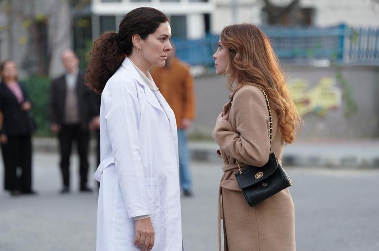 Sezen Aksunun sesinden Annem Ankara klibi