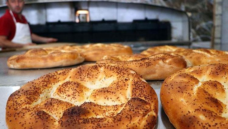 Ramazanın vazgeçilmezi sofraları süslüyor Tanesi 5 ila 10 TLden satılıyor: 1 kilosu için en az 55 yumurta kullanılıyor