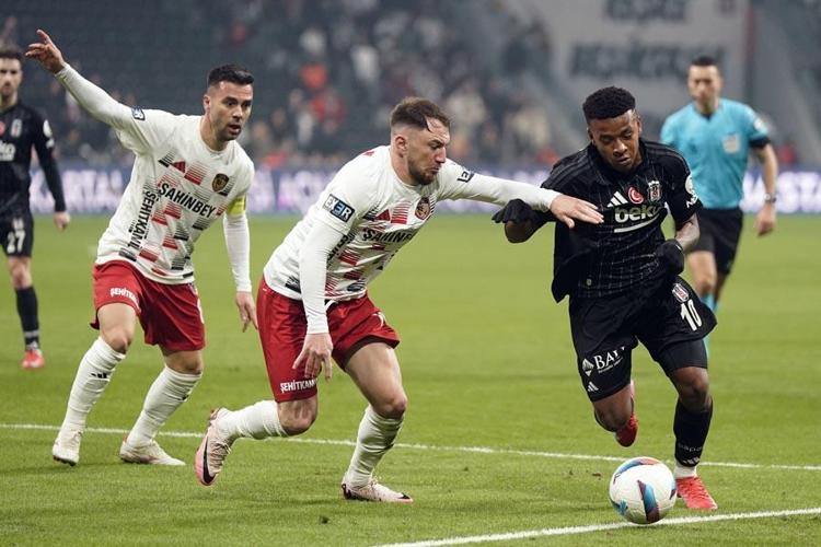 BEŞİKTAŞ’TA KADRO ZAYIFLIĞI ORTAYA ÇIKTI