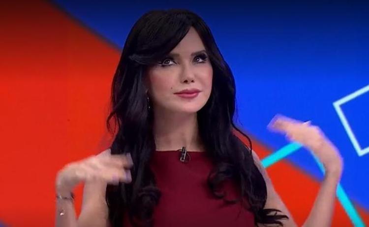 ECE ERKEN DE AKIMA KATILDI