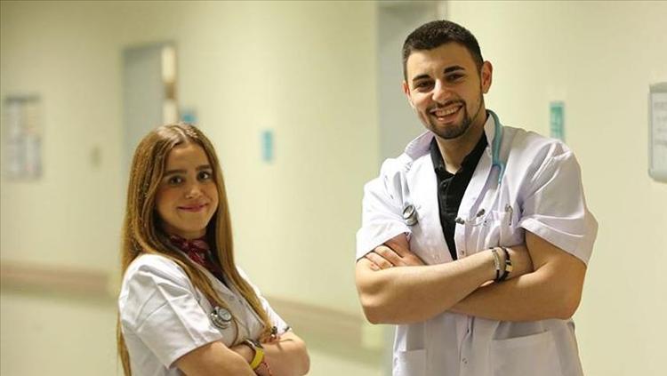 14 MART TIP BAYRAMI KUTLAMA MESAJLARI: Doktorlara ve sağlık çalışanlarına göndermelik Tıp Bayramı mesaj örnekleri 2025