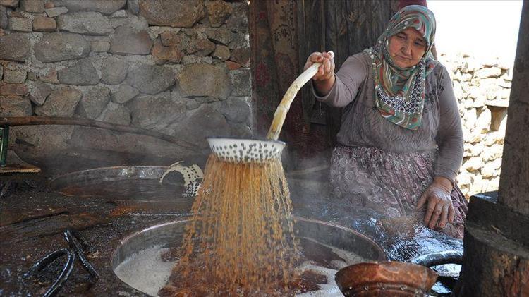 Pekmezin içine 1 kaşık ekleyin Kemikleri beton gibi yapıyor, kolesterolün kökünü kurutuyor, vücuda demir yüklüyor