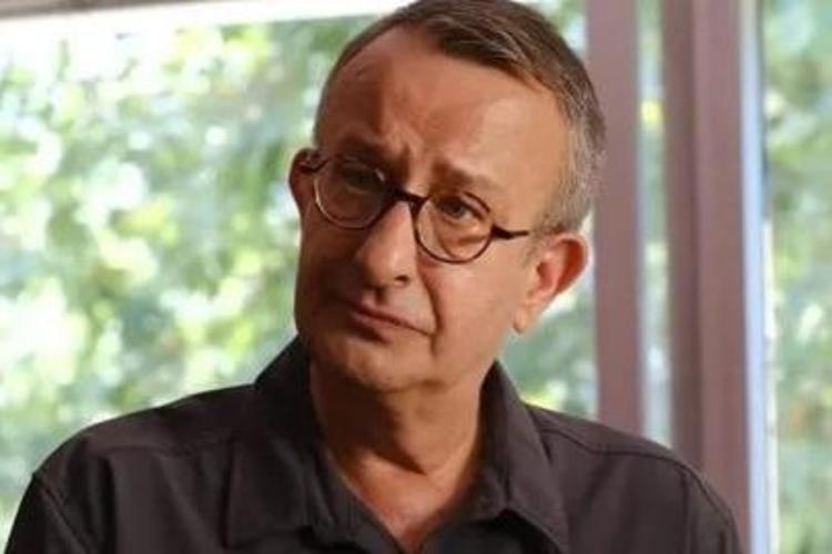 Usta sanatçı Naşit Özcandan haber var: Bilinç dalgalanıyor