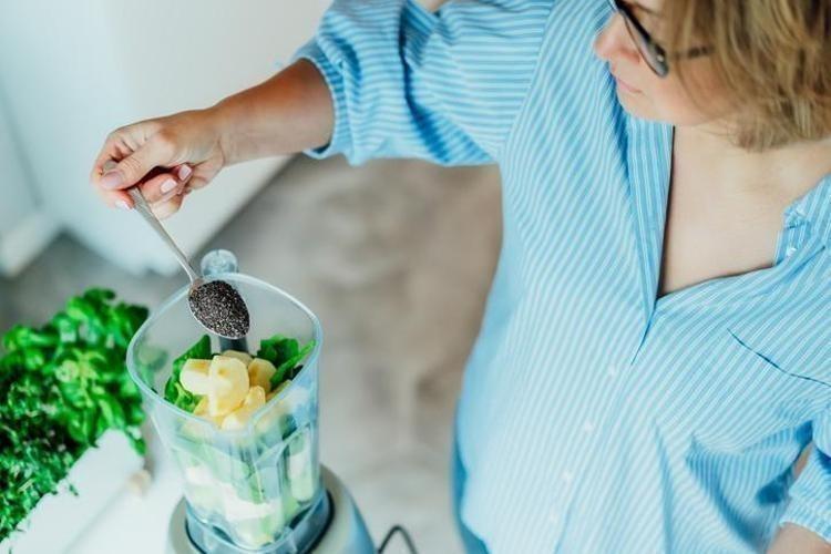 CHİA TOHUMLU SMOOTHIE