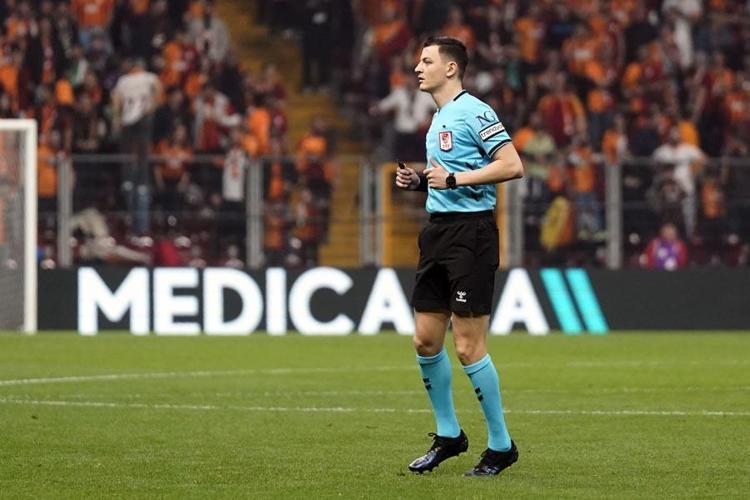 Galatasaray Antalyaspor maçında gol yağmuru Aslan 3 puanı 4 golle aldı