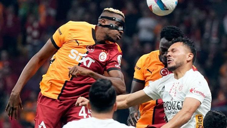 Galatasaray Antalyaspor maçında gol yağmuru Aslan 3 puanı 4 golle aldı