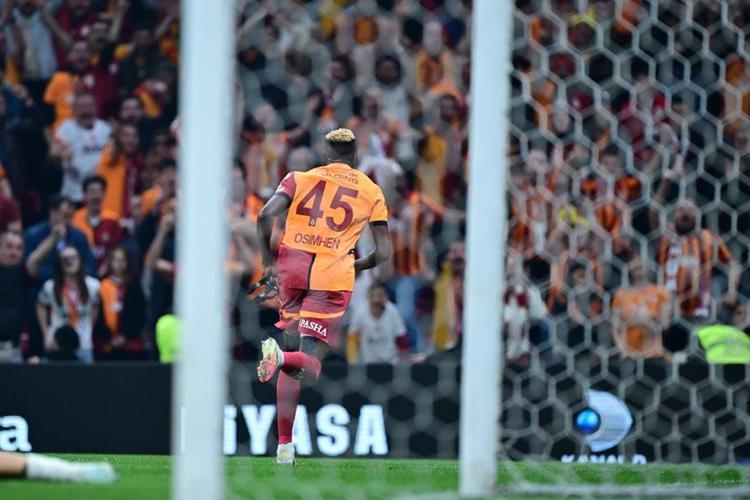 Galatasaray Antalyaspor maçında gol yağmuru Aslan 3 puanı 4 golle aldı