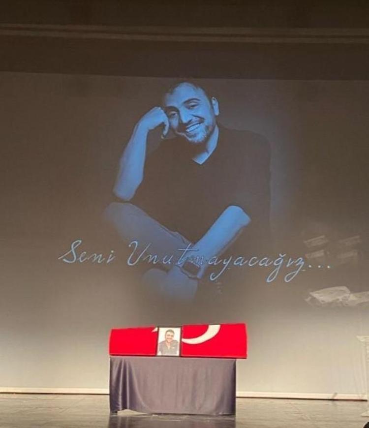 Şinasi Yurtsevere son veda Ahmet Kural ağlamaktan konuşamadı