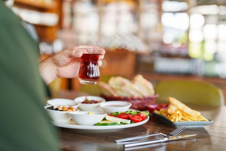 Çay suyuna 1 parça ekleyin Çayın lezzetini 10 kat artırıyor: Saatlerce taze kalmasını sağlıyor