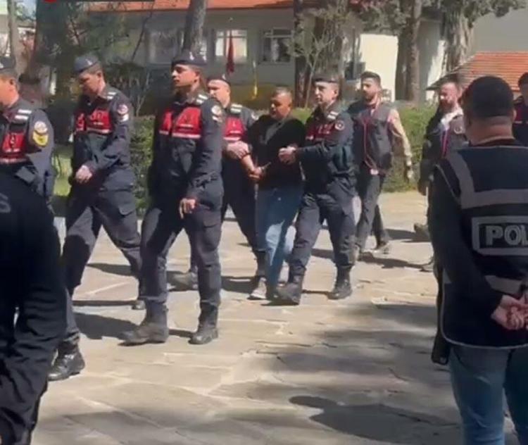 Sosyal medyada TikTok ünlüsü Meltem cinayetinde dere kenarında yakalanan şüpheli susma hakkını kullandı, tutuklandı