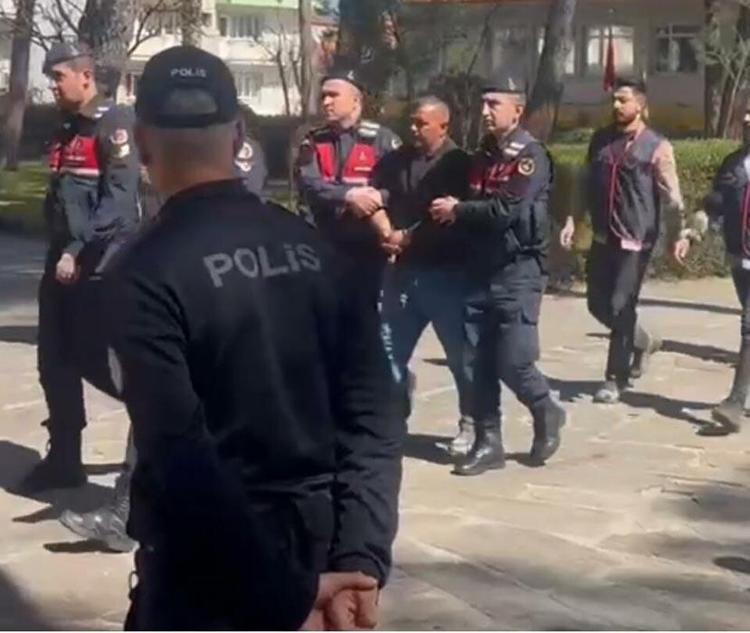 KOCASININ DA ARALARINDA BULUNDUĞU 4 ŞÜPHELİ GÖZALTINA ALINDI