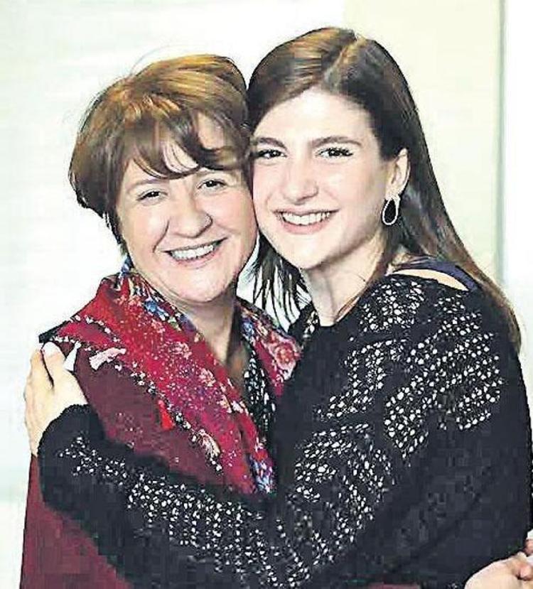 ŞÖHRETİN TATLI YANLARI ZOR YANLARINDAN ÇOK