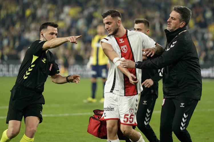 Fenerbahçe - Samsunspor maçının tartışmalı pozisyonlarını eski hakem değerlendirdi Cihan Aydın penaltıyı atladı
