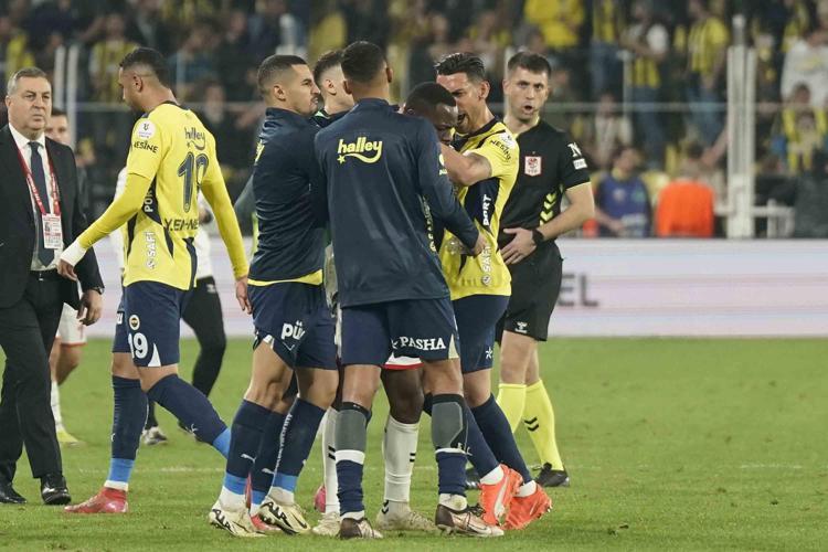 Fenerbahçe - Samsunspor maçının tartışmalı pozisyonlarını eski hakem değerlendirdi Cihan Aydın penaltıyı atladı