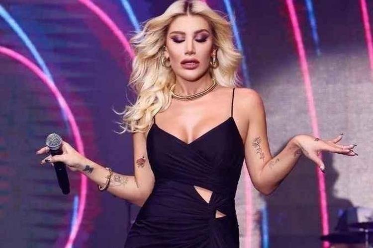 İrem Derici sevenlerini korkutmuştu Stüdyoda fenalaşınca hastaneye kaldırılan şarkıcıdan açıklama