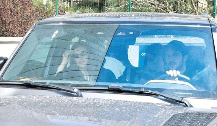 Pınar Deniz ve Kaan Yıldırımın ebeveynlik heyecanı Oğullarını kucağına aldıktan sonra ilk kez görüntülendiler