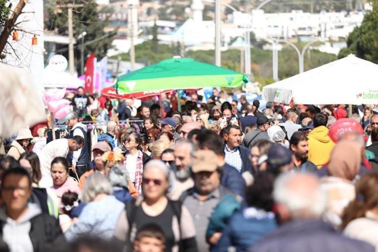 Bodrum Acı Ot Festivali yağmura rağmen yoğun ilgi görüyor
