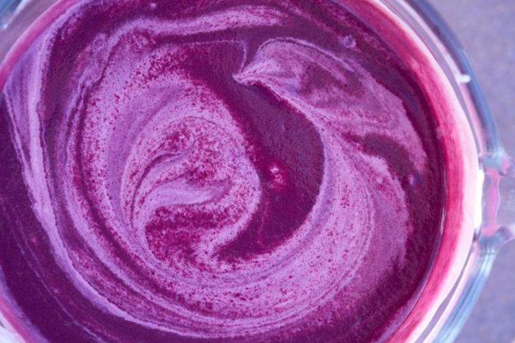 GENÇLEŞTİREN SMOOTHIE TARİFİ