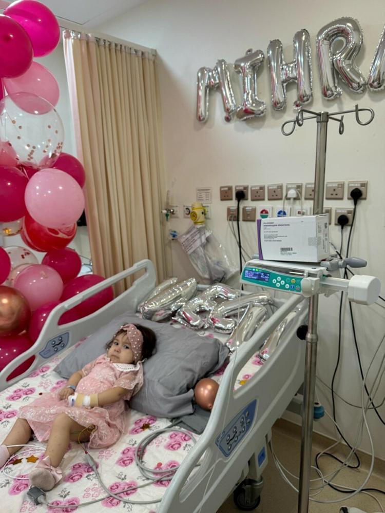 SMA’yı yendi, yürümeye başladı Mihra Helin ablaları ile kavuştu