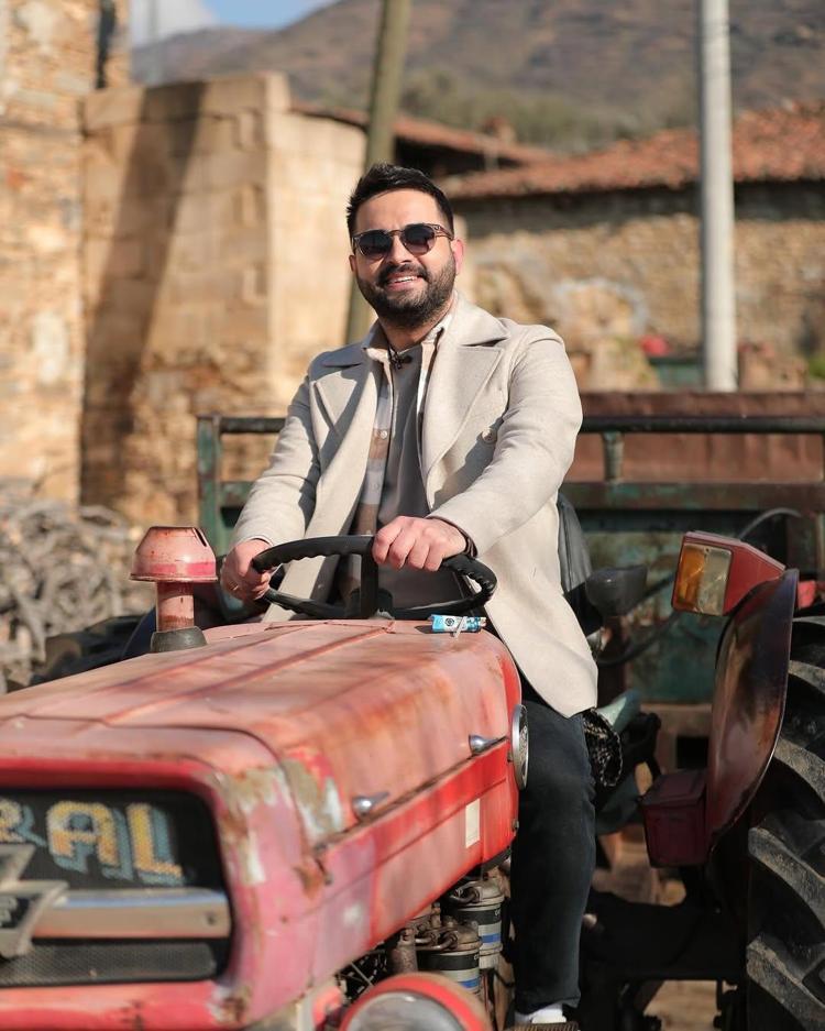 Kadir Ezildi taksiye binerken olanlar oldu İlk defa yıkılmıyoruz
