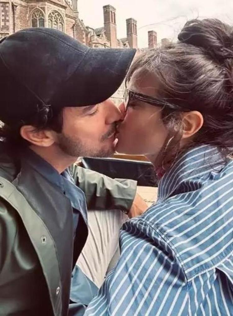 İlk bebeğini kucağına aldı Taze anne Pınar Denizden sürpriz karar