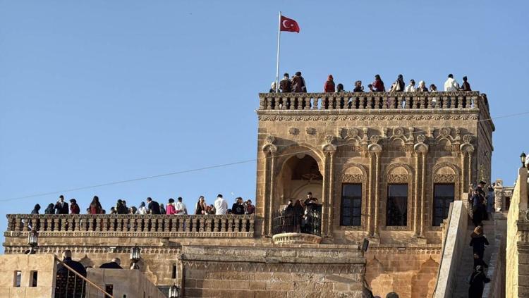 GÜÇLÜ KADRO