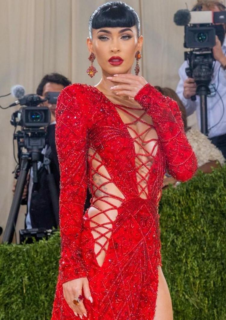 Dördüncüyü doğurdu, ihaneti bile unuttu Megan Fox bebek kokusunu çok özlemiş