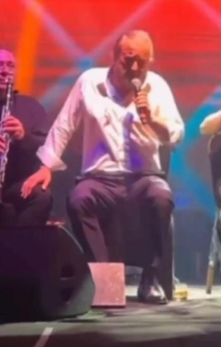 Volkan Konakın mezarı ziyaretçi akınına uğruyor En sevdiği çiçeği kabrinin en güzel yerinde