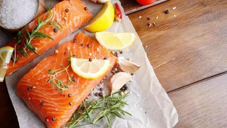 YAĞLI BALIKLARLA OMEGA-3 TAKVİYESİ