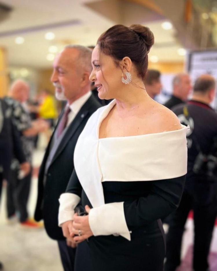 Sürpriz vedası sevenlerini üzdü Sibel Taşçıoğlundan olay beğeni