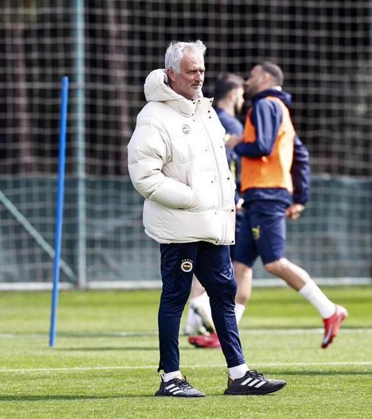 Fenerbahçe 0 - Galatasaray 4 Mourinho 8 aydır arayışta