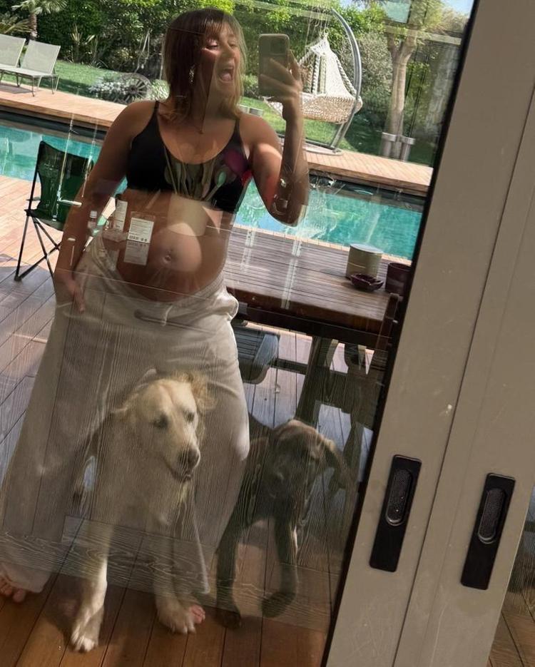 Gizem Karacadan 29. hafta pozu Anne olmak için gün sayıyor