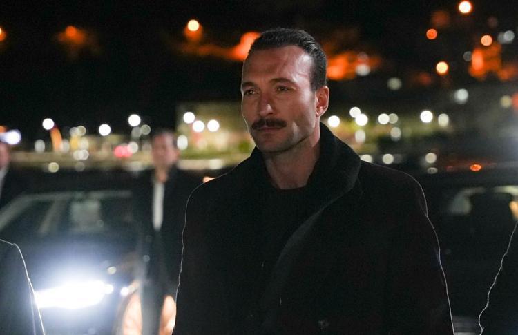 Nisan, Eşrefin kollarında Kadirin hamlesi Eşrefi delirtecek