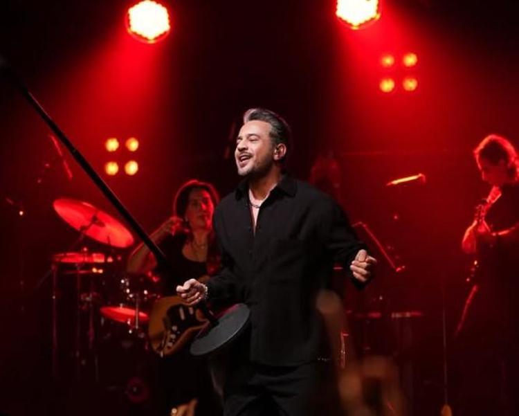 Yıllardır hayatında kimse yoktu Emre Altuğ ilişkisini ilan etti